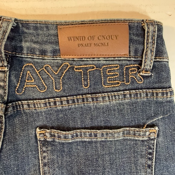 WIND OF CNOUY Denim Jeans Women's M Embroidered Logo Straight Leg - Picture 5 of 16